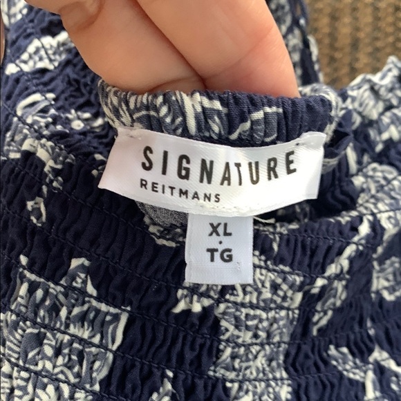 Signature Reitmans Blue and White Pleated Maxi dress - Picture 2 of 7